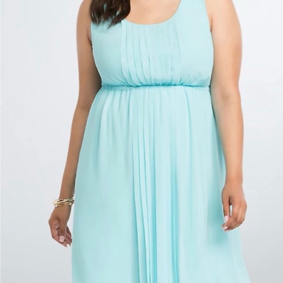 Beautiful Torrid pleated dress!👗 size 3X - Picture 2 of 10